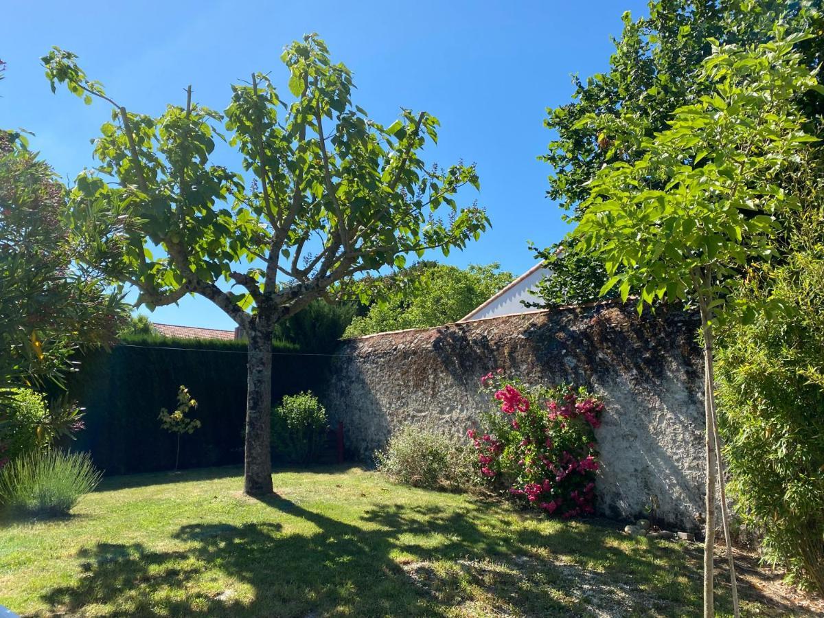 Maison Vendéenne à 10 min de la mer Avrillé Exterior foto