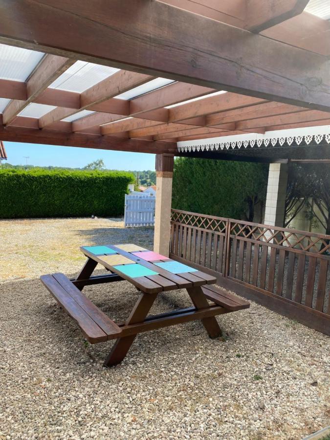 Maison Vendéenne à 10 min de la mer Avrillé Exterior foto